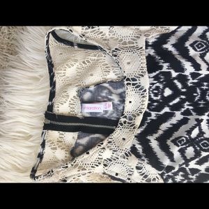 Lovely black and White casual knees length dress!